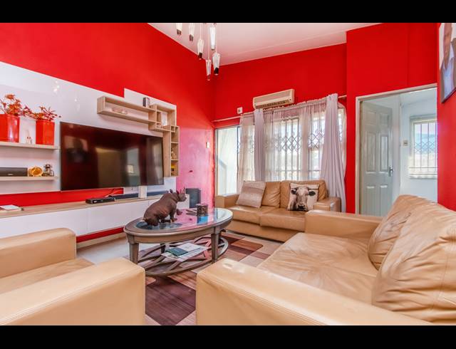 3 BEDROOM APARTMENT BLOCK FOR SALE IN RIDGEWAY